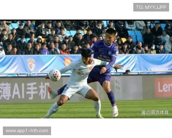 重庆铜梁龙年轻门将姚浩洋屡献神扑,升班马客场零封展现防守韧性 重庆铜梁龙年轻门将姚浩洋屡献神扑,升班马客场零封展现防守韧性